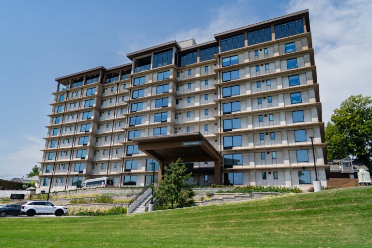 Sikes Abernathie - Brut Hotel